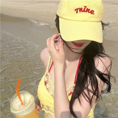 穿风信子蓝的少女